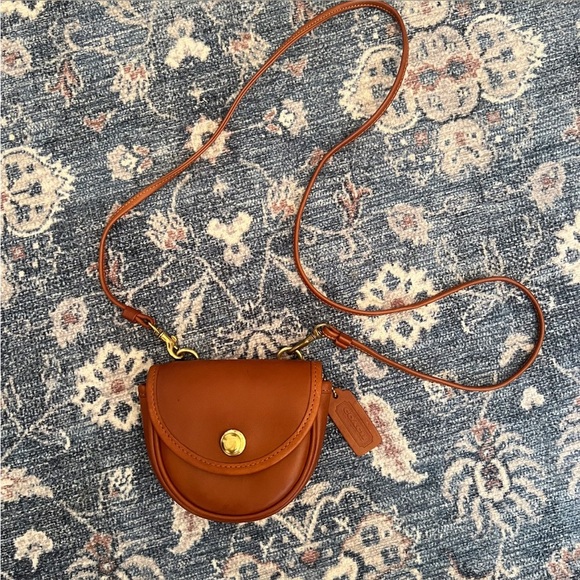 VINTAGE COACH British Tan Glovetanned Leather Mini Belt Bag / Crossbody Bag - Picture 7 of 15